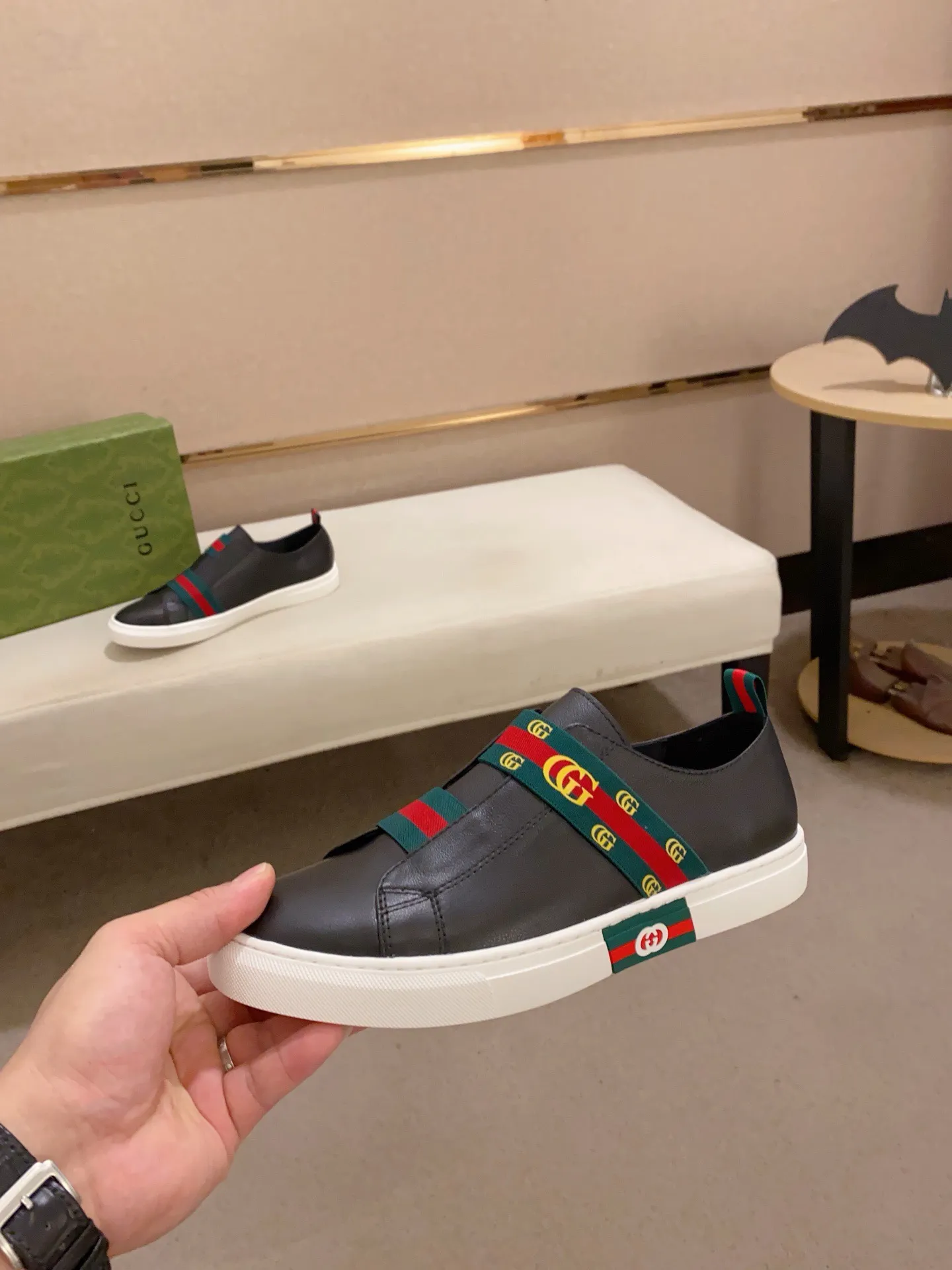 Men's clothing and shoes💰 440💰🇮🇹🇮🇹GUCCI (Gucci) top 🔍🔍 spring and summer models are on sale at the same time, the upper 🇮🇹 imported Italian first-layer cowhide, fully imported sheepskin lining 💪💪, completely 1⃣️compared 1⃣️Reproduction🇮🇹💪💪, ⚠Sole: The original sole is specially provided by the original factory, the exclusive movable molded sole is super comfortable, ⚠Original factory follow-up goods, 🔍🔍high quality, you can enter and leave the counter at will, welcome to compare⚠. Code number:38-44